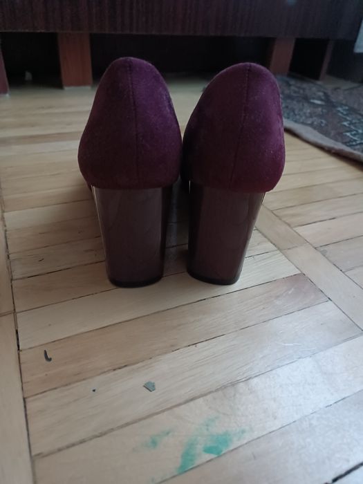 Продам жіночі нові туфлі