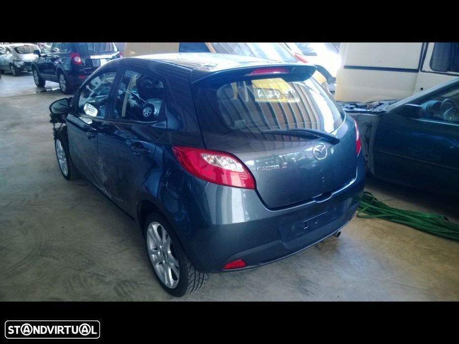 Mazda 2 2010 para peças
