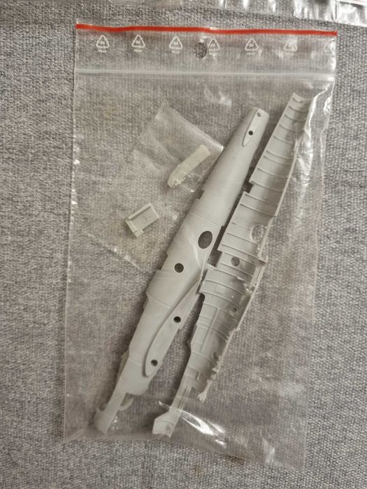Model do sklejania Soviet dive bomber pe-2 serie 205 UM