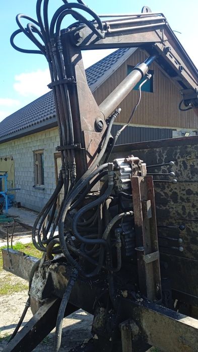 Приицеп лісовий з маніпулятором
