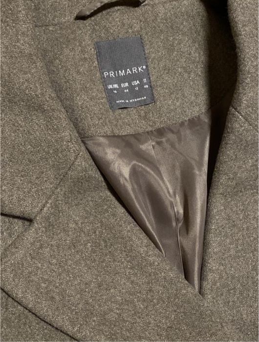 Ідеальне базове коричневе пальто