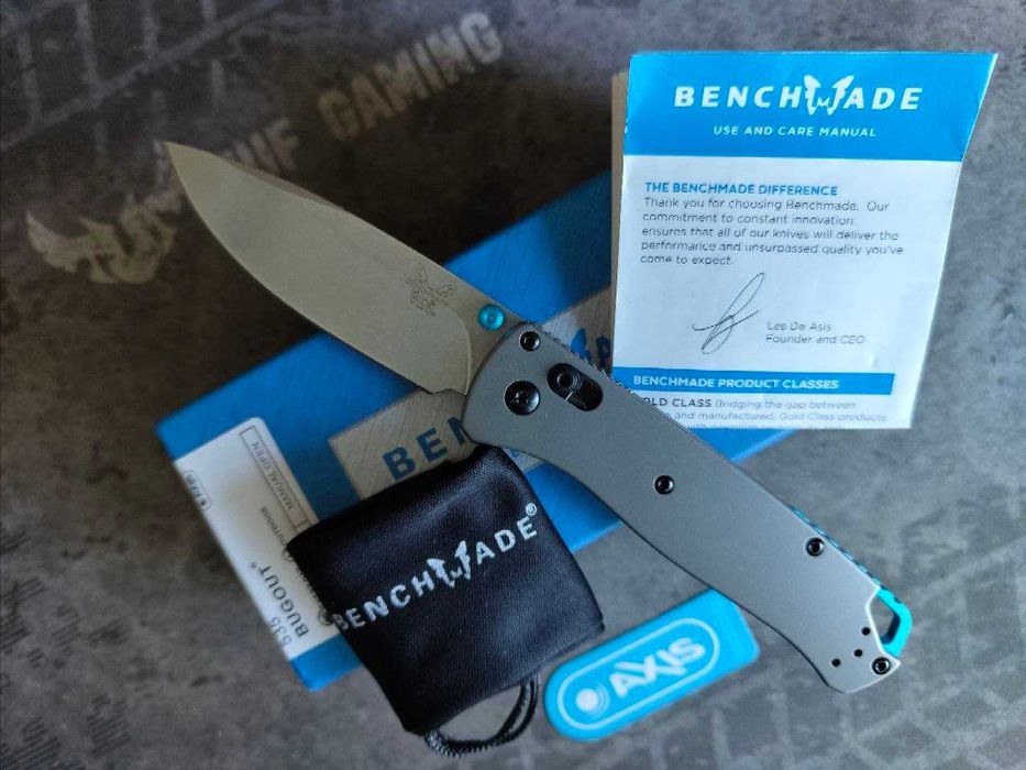 Bookmagazine Benchmade Bugout