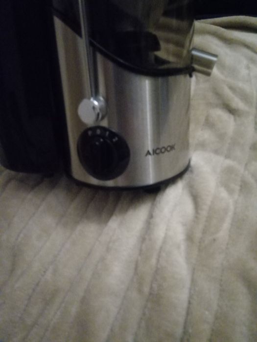 Соковитискач  aicook model amr 526