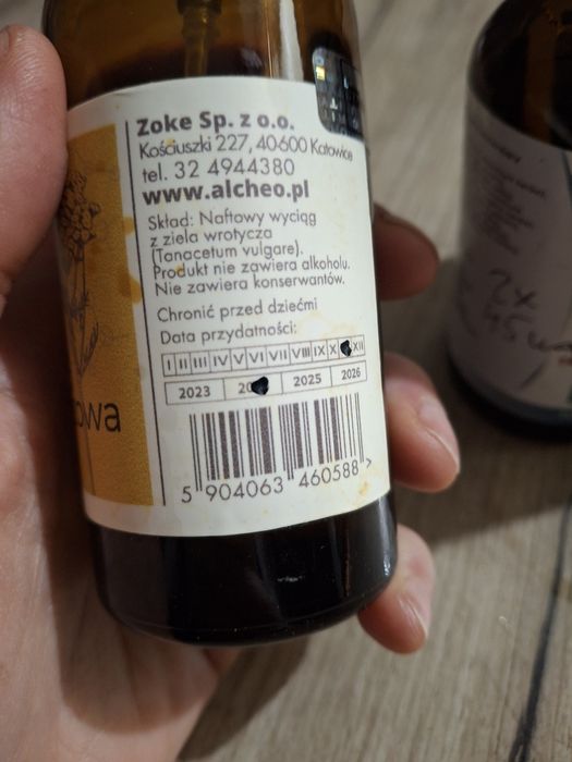 Nafta oczyszczona nafta wrotyczowa i parazytek