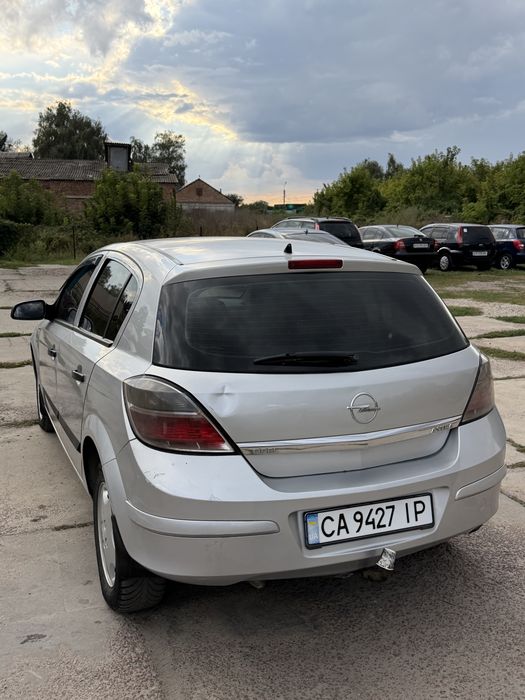 Продам Опель Астра Н 1.4 бензин