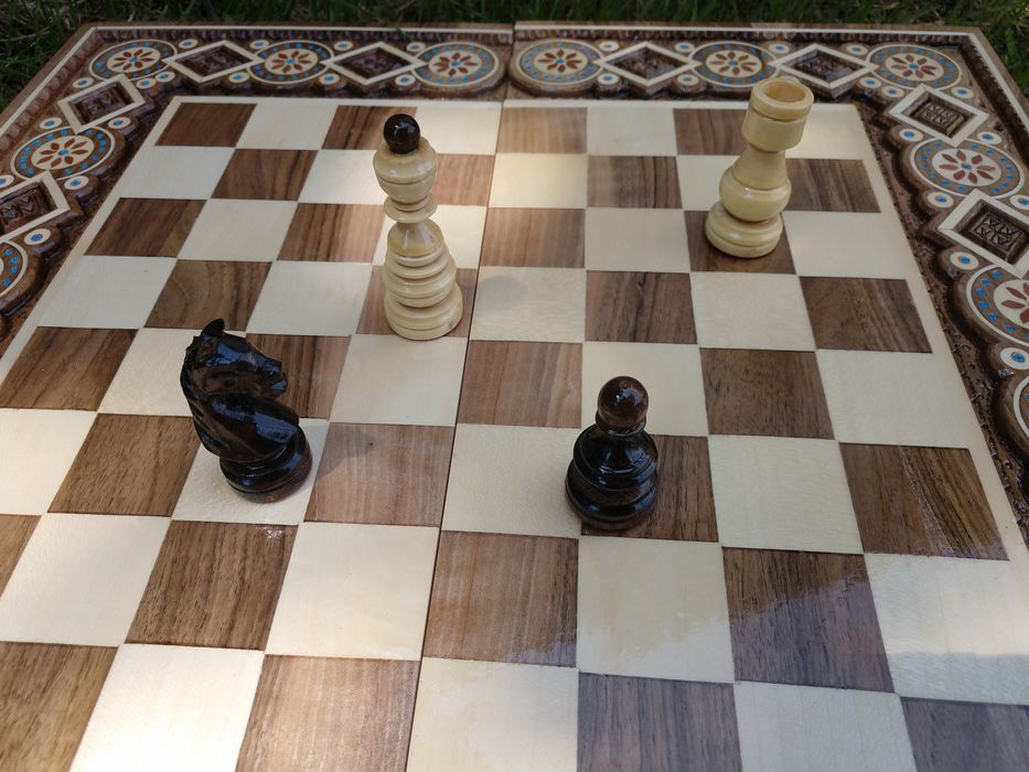 Шахи, шахматы, настільна гра шахи, три в одному, шашки, шахи, нарди