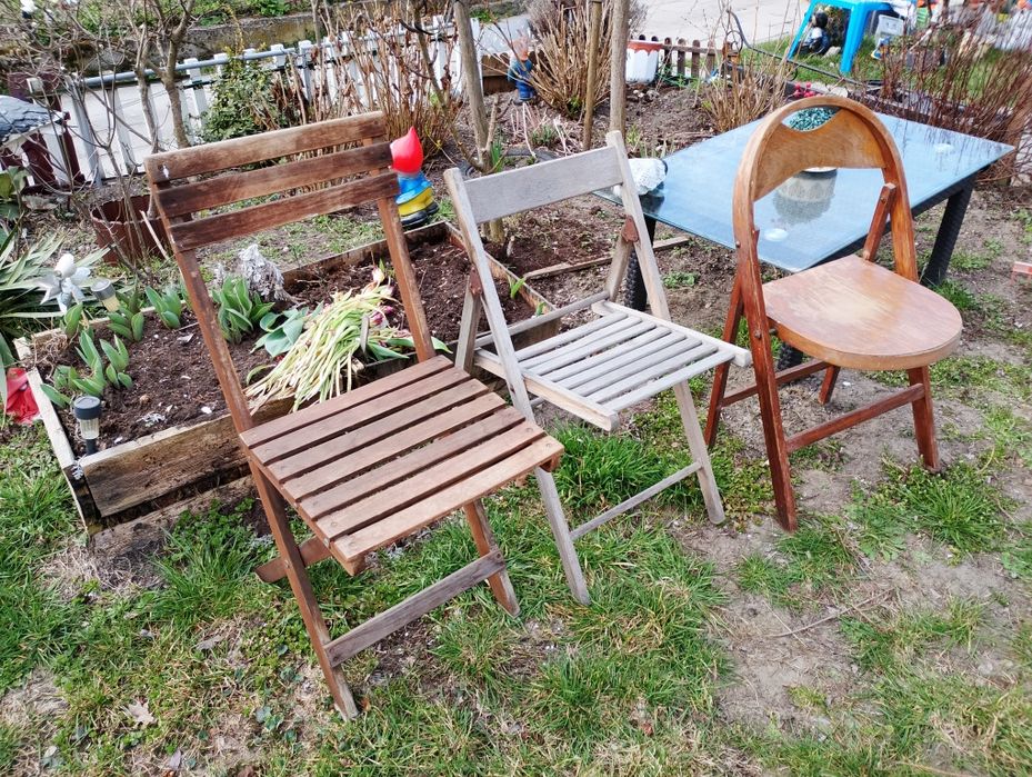 Drewniane składane krzesła Ikea