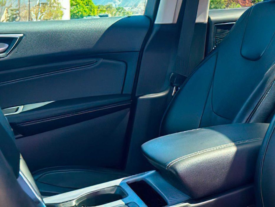 Ford Edge Titanium      2021