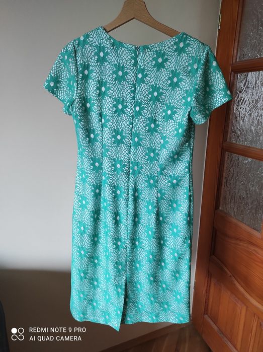 Haftowana sukienka  42