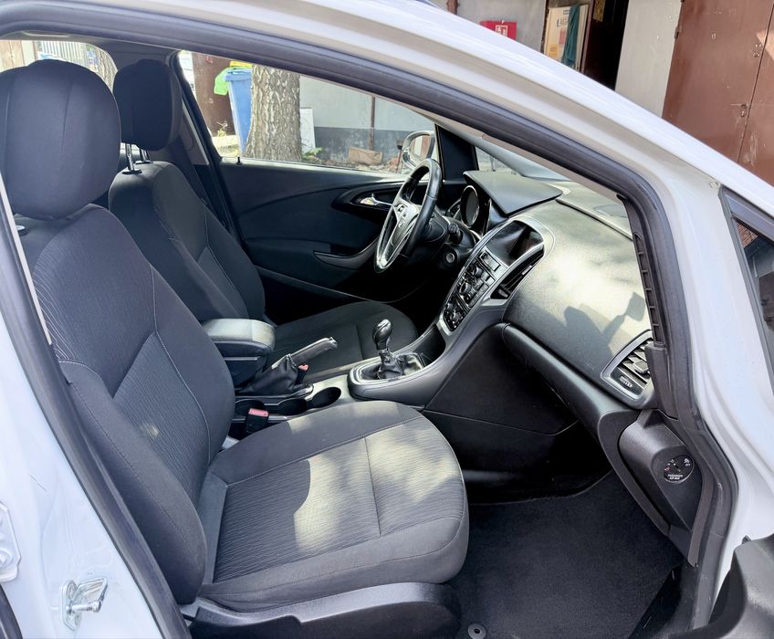 Opel Astra J 1.6 CDTI Kombi