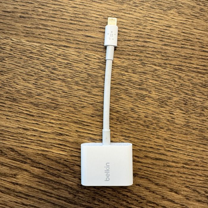 Adaptador Áudio + Carga Belkin RockStar iPhone (Lightning)