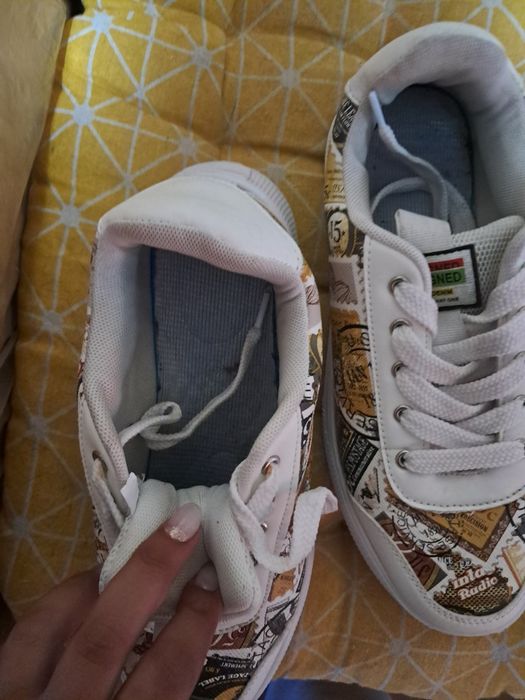 Vendo ténis da design