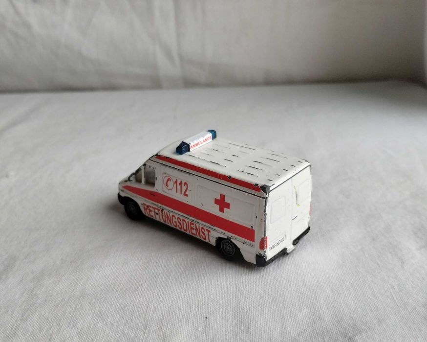 Siku Mercedes - Karetka Ambulans