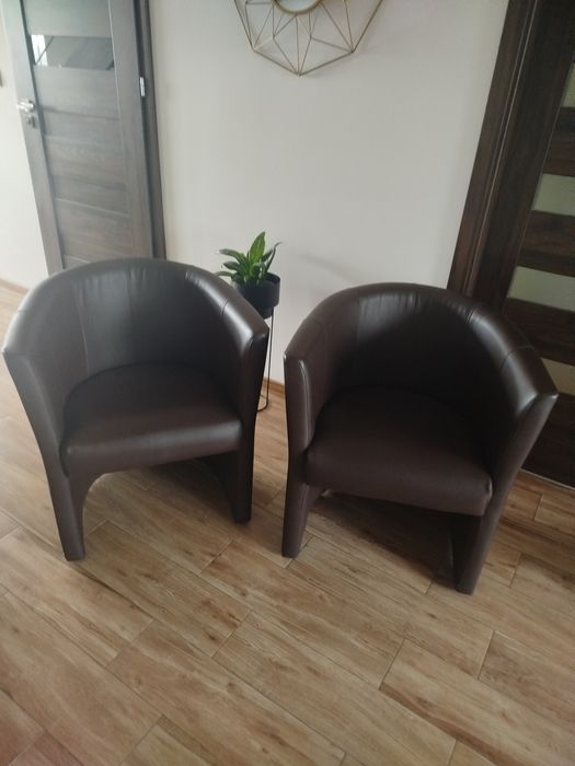 Fotel z eko skóry  brązowy