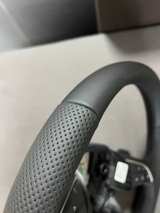 Руль ОРИГИНАЛ от AUDI SQ 8 новый