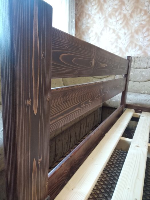 Деревянные кровати