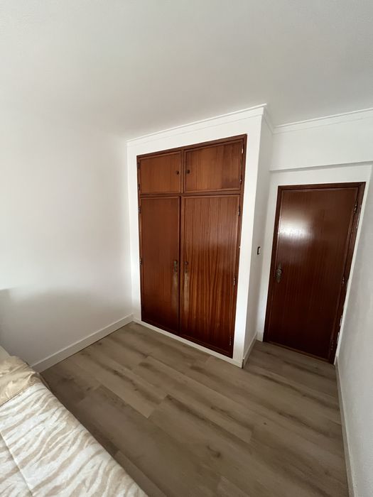 Aluguer quarto mina de agua