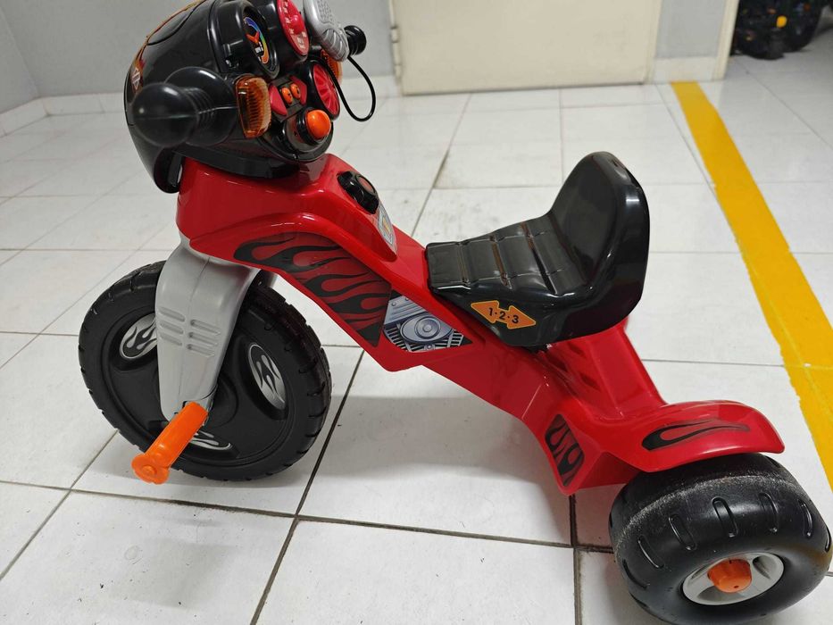 Triciclo Fisher-Price Harley-Davidson (Com Luzes e Sons) – Como Novo