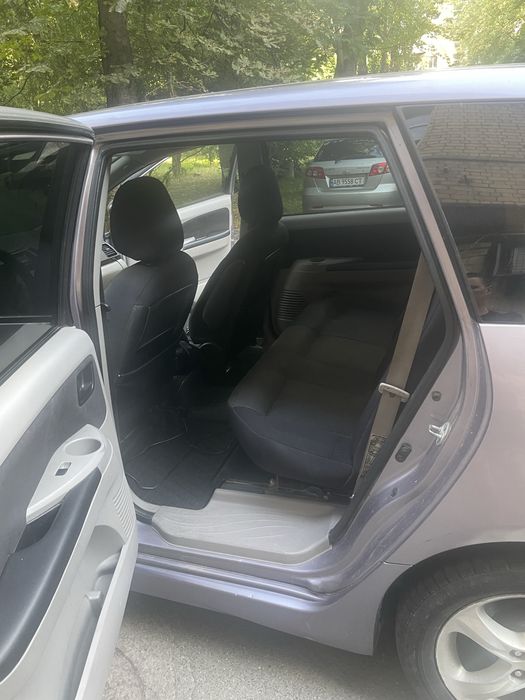 Автомобіль Mitsubishi Grandis