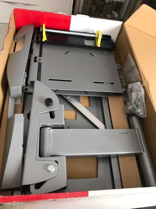 Настінне кріплення Vogels VFW365 для моніторів РК-дисплея з поворотом