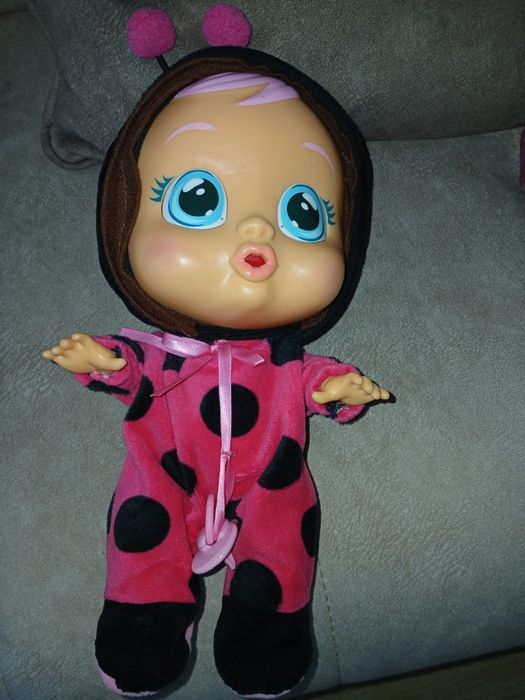 Boneca chora  vestida joaninha, lady bag