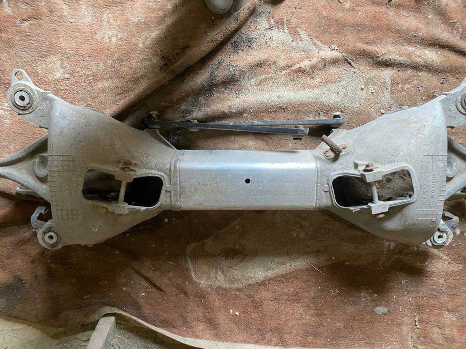 Підрамник задній балка Peugeot 407 Citroen C5 964071861O 9640718710