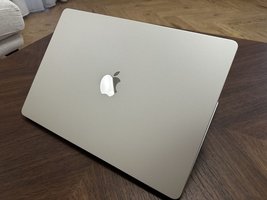MacBook Air 15,3 M3 512GB + Magic Mouse