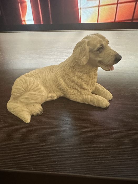 figurka dekoracyjna psa rasy golden retriever