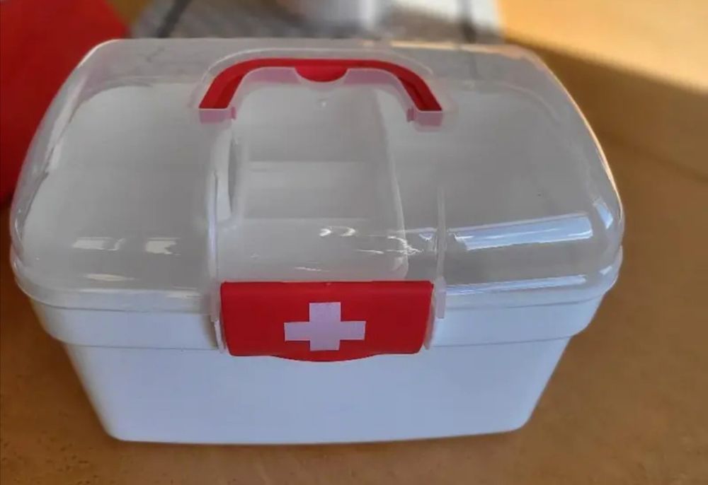 Caixa pequena para arrumar medicação