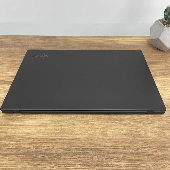 Lenovo ThinkPad X1 Carbon G8 14"FHD i7-10610U 16GB RAM 256GB Klasa A