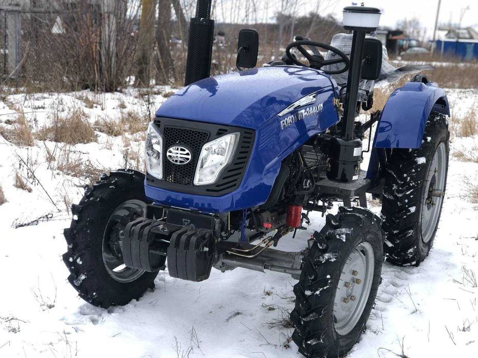 Мінітрактор Forte XT-244 LUX: 24 к.с., 4х4, Редукторний Міст
