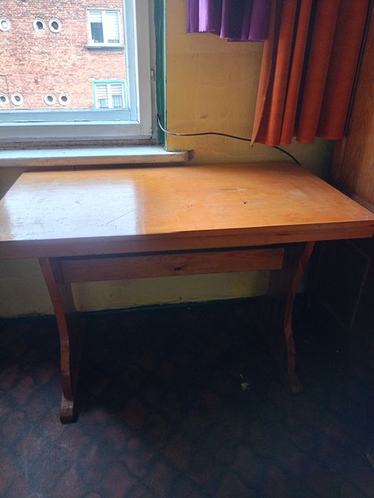 Sprzedam stolik 100zl