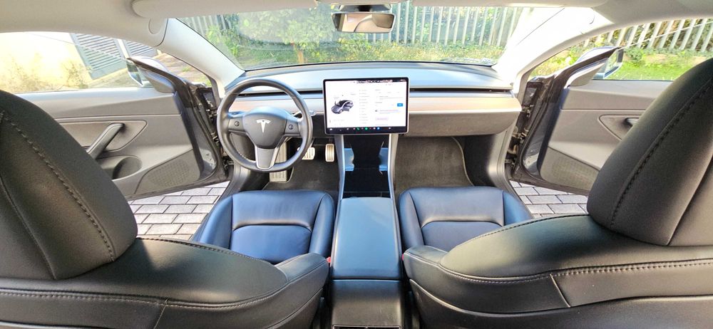 Tesla Model 3 Dual Motor Long Range Performance