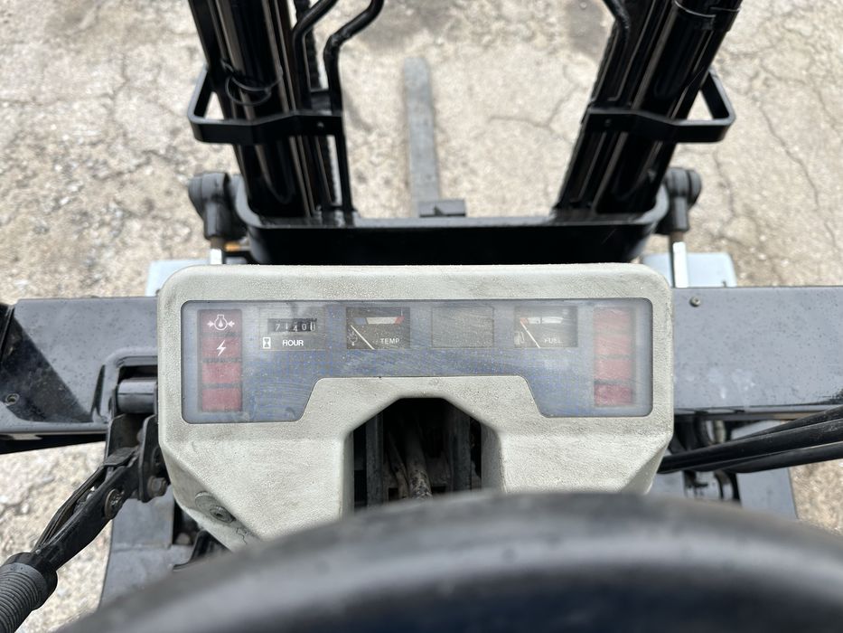 Дизельний вилковий навантажувач Komatsu fd15 дизельный вилочный погруз