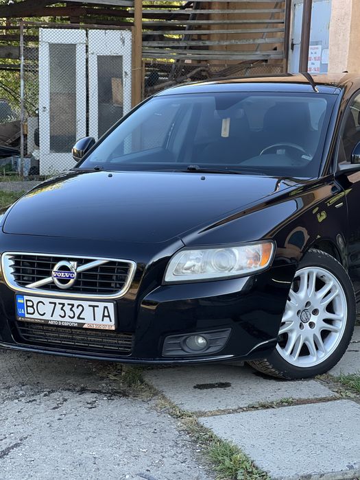 Volvo v50 2.0d  автомат