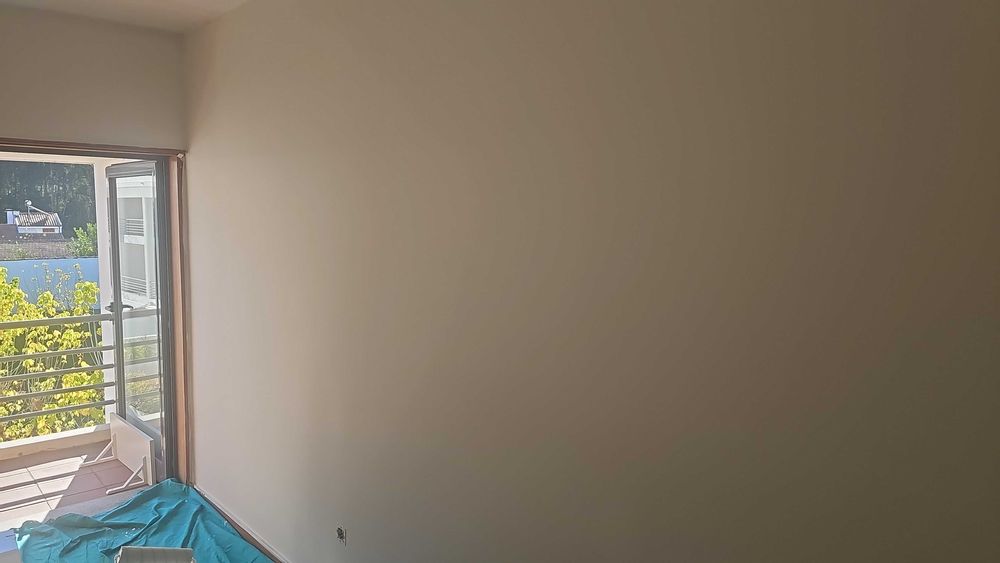 Executo serviços de trolha, pintura, capoto, obras afins