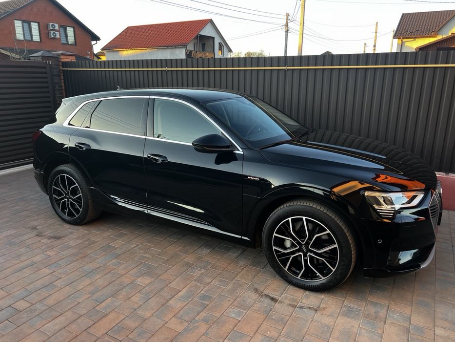 Прадом авто Audi etron