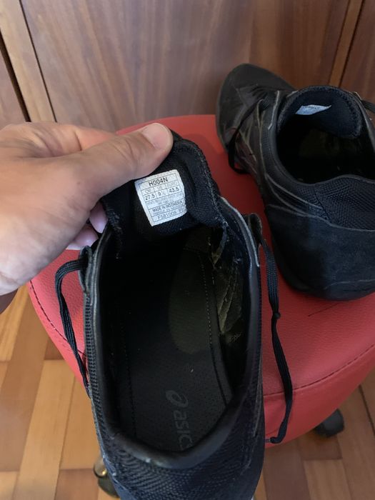 Ténis Asics pretos pouco usados