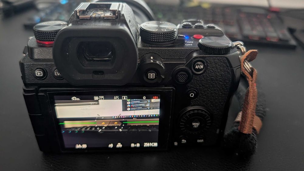 Panasonic Lumix S5 + Lente Lumix S 20-60mm (Kit) – Como Nova