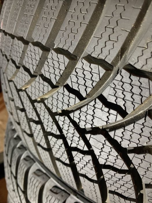 шини б/у зима 205/55 R16 Bridgestone Blizzak LM005