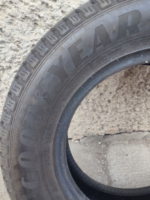 Pojedyncza opona Good Year Efficient Grip SUV 4X4 215/70/16 100H