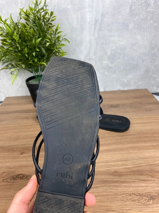 Buty damskie Rubi r. 42 - czarne klapki z paskami