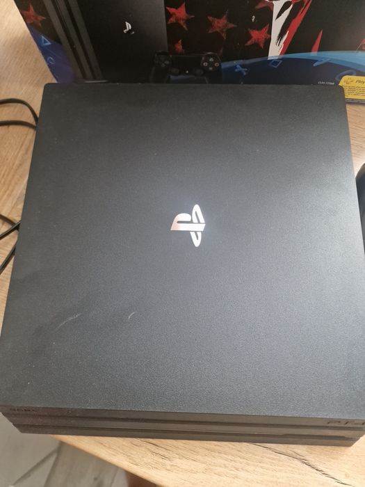 Sprzedam ps4 pro