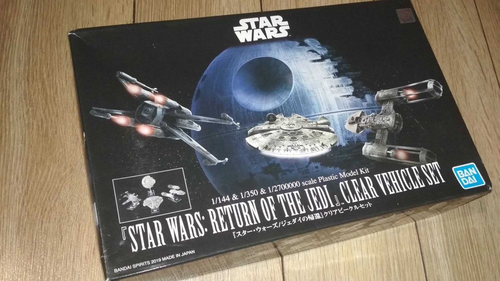 4x model plastikowy do składania Star Wars Bandai Falcon X-Wing Y-Wing