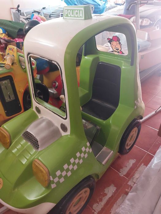 Carro para criança  - Polícia64551676142593122