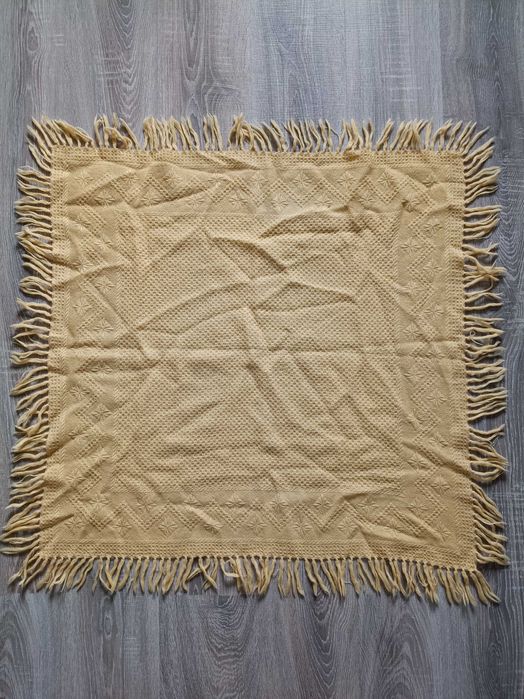 Żółta chusta z frędzlami 85 x 85 cm PRL