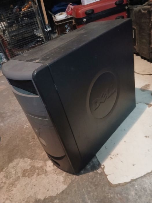 Komputer marki Dell Dimension 4700