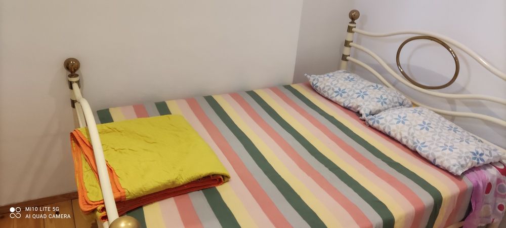 T-1 mobilado,Equipado+PÁTIO.Alfama,CentroLisboa. só RENDA+ CAUÇÃO.