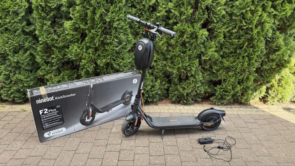 SEGWAY Ninebot KickScooter F2 Plus 55km 400W 10" Czarny