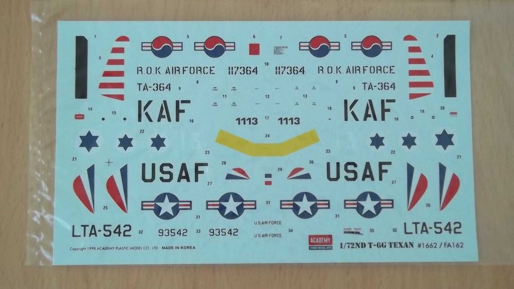 Kit Academy 1/72 - North American T-6G Texan